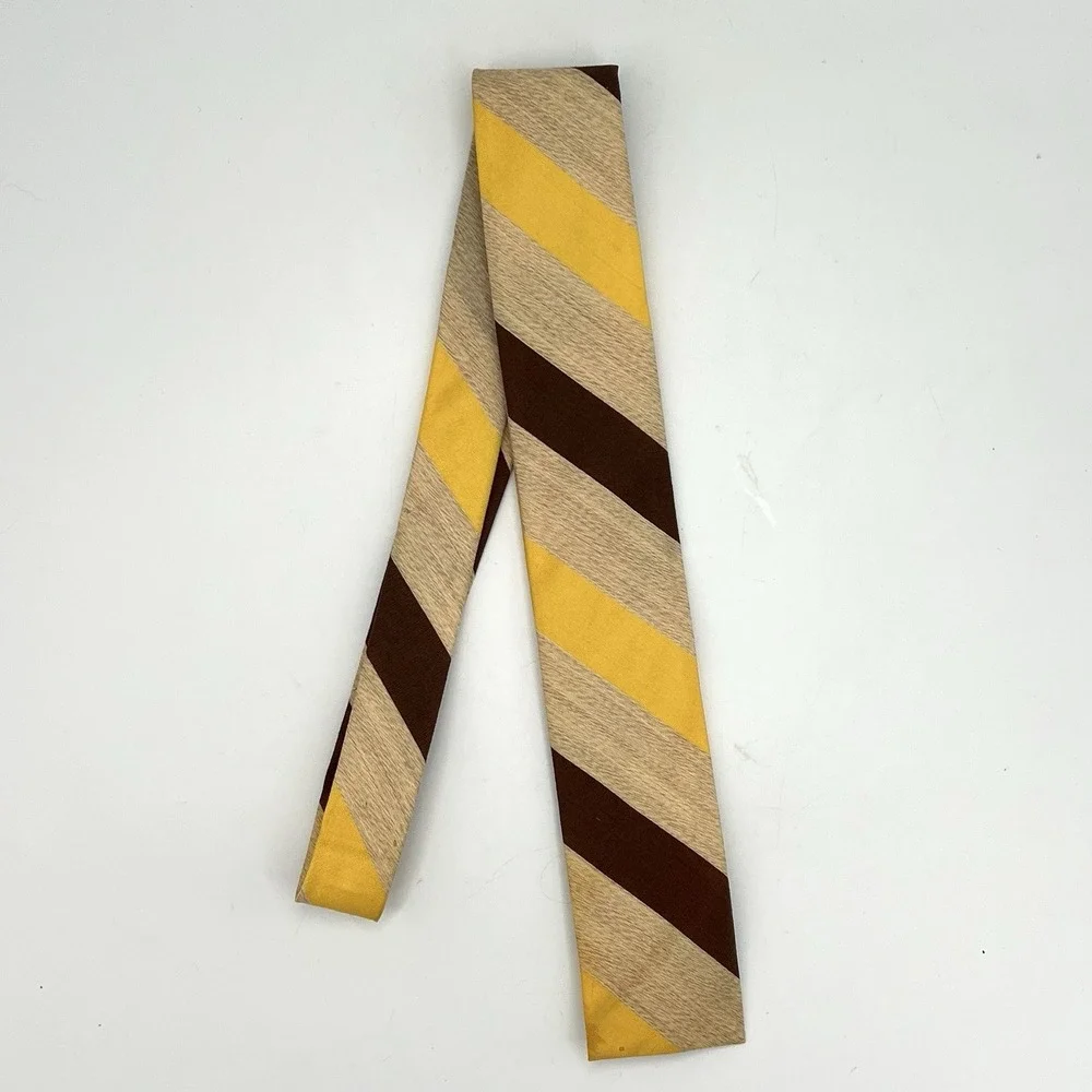 Lot‎ of 4 VIntage Ties from the 1970s - Picture 7 of 9